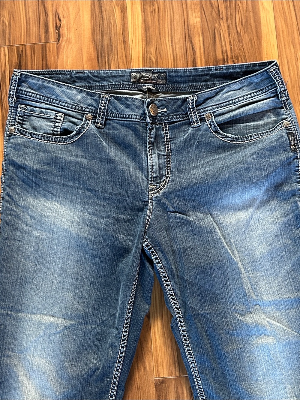 Silver Suki Flap Capri Jeans - Picture 2 of 9